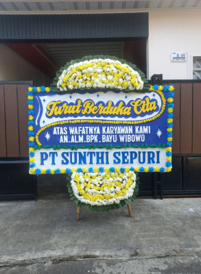 Papan Bunga Duka di Curug Manis